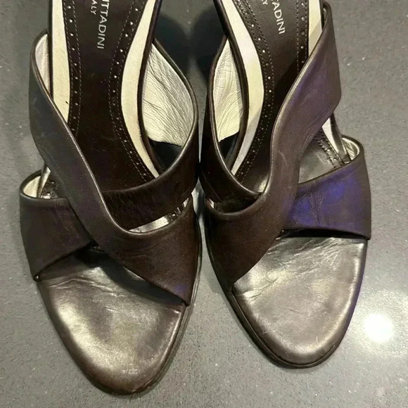 Adrienne Vittadini Women’s Brown Pump Heels - 6.5M - Picture 4 of 5